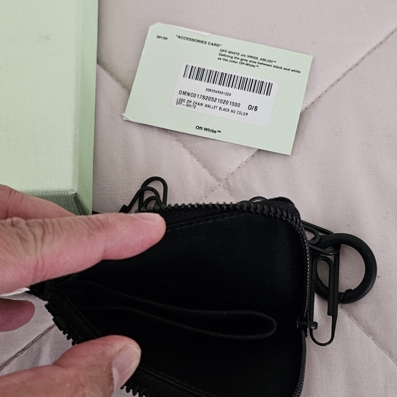 Off-White Wallet - Picture 2 of 3